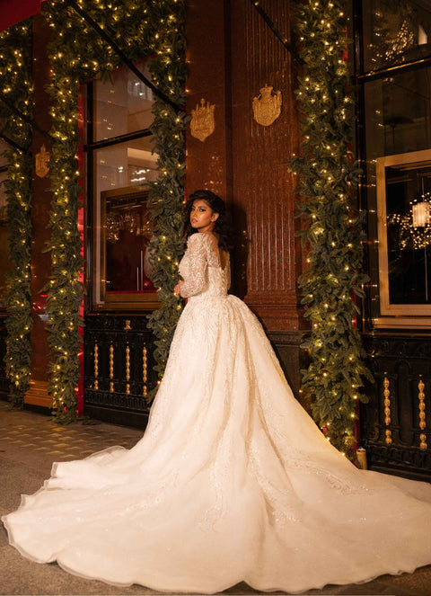 MARILYN WHITE BRIDAL GOWN WITH TRAIL