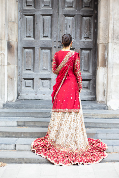 INAAYAT FARSHI LEHENGA WITH TRAIL AND KAMEEZ
